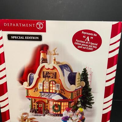 Lot 228: Dept 56 