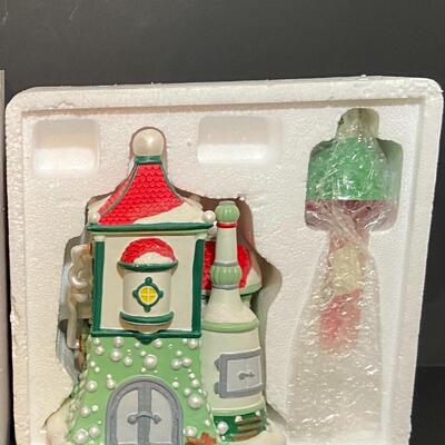 Lot 225: Dept 56 