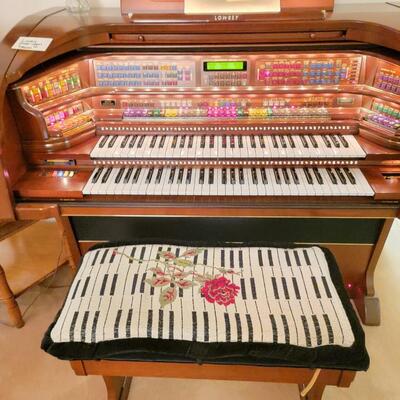 Lowery Player Organ