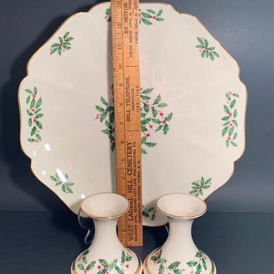 Lot 485: Lenox Holly Berry Collection