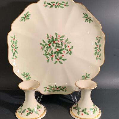 Lot 485: Lenox Holly Berry Collection