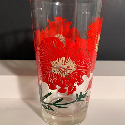 Lot 492: Vintage "Kitchy" Floral Glasses (Peanut Butter Glasses)