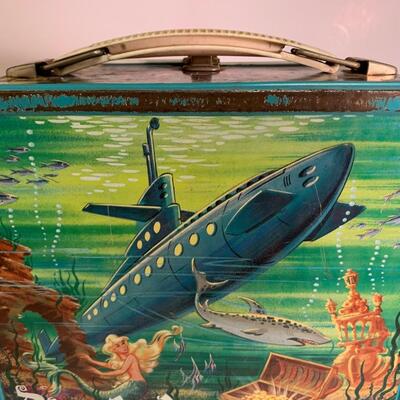 Lot 497: Vintage Disney Lunchbox & Ornaments