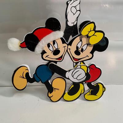 Lot 497: Vintage Disney Lunchbox & Ornaments