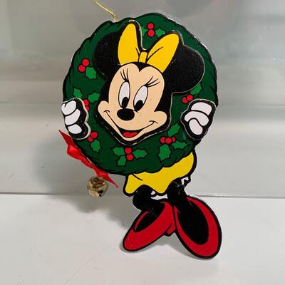 Lot 497: Vintage Disney Lunchbox & Ornaments