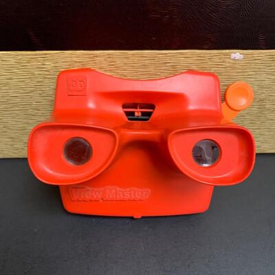 Lot 498: Vintage Sawyer View Master, Reels and More