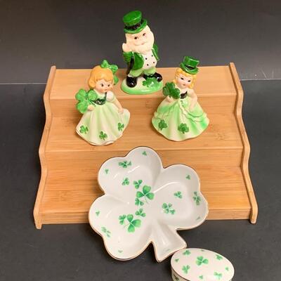 Lot 197: Vintage Lefton, Irish Figurines, and Trinket Box