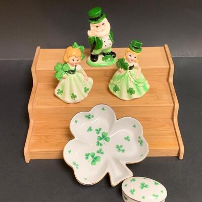 Lot 197: Vintage Lefton, Irish Figurines, and Trinket Box