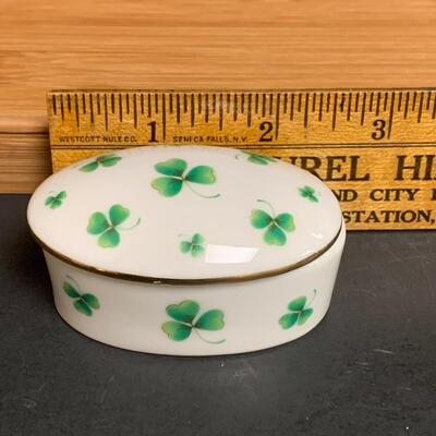 Lot 197: Vintage Lefton, Irish Figurines, and Trinket Box