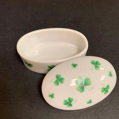 Lot 197: Vintage Lefton, Irish Figurines, and Trinket Box