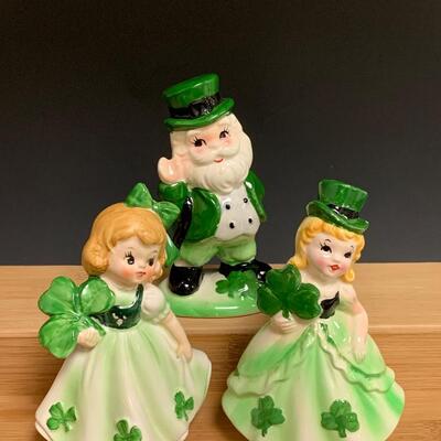 Lot 197: Vintage Lefton, Irish Figurines, and Trinket Box