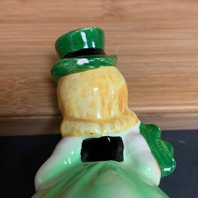 Lot 197: Vintage Lefton, Irish Figurines, and Trinket Box