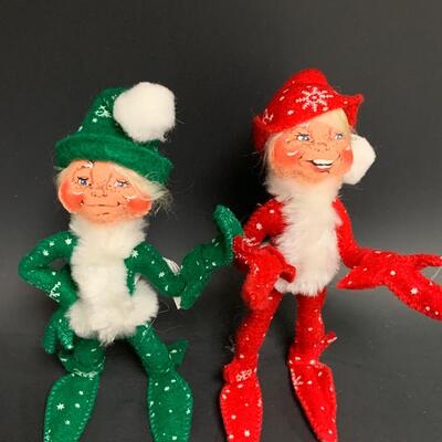 Lot 367: Annalee Dolls: Mr/Mrs. Claus, Elves and More