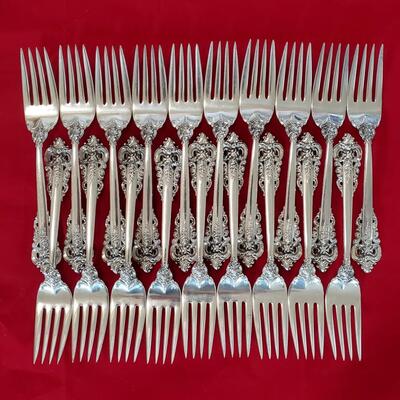 Wallace Grande Baroque Sterling Silver Flatware 177 Pieces
