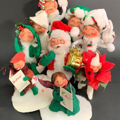 lot 370 Annalee Dolls: Santa, Carolers and More