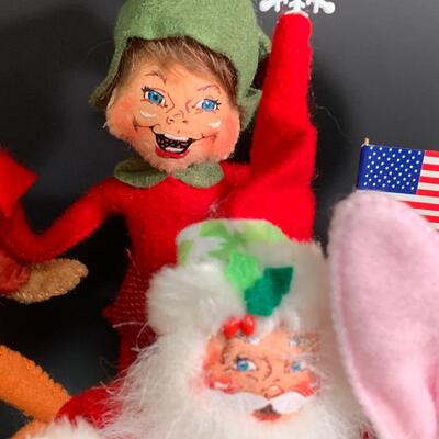 Lot 373 Annalee Dolls All Year Round Holidays