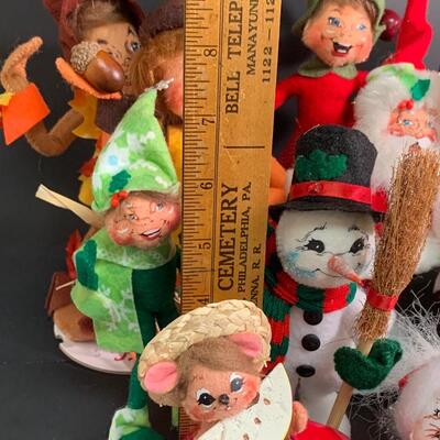 Lot 373 Annalee Dolls All Year Round Holidays