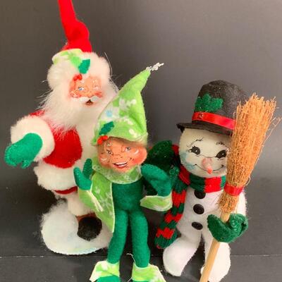 Lot 373 Annalee Dolls All Year Round Holidays