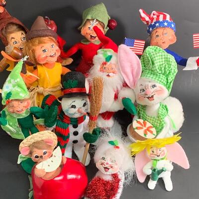 Lot 373 Annalee Dolls All Year Round Holidays