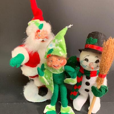 Lot 373 Annalee Dolls All Year Round Holidays