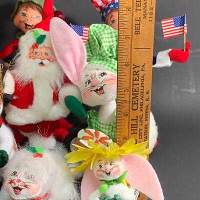 Lot 373 Annalee Dolls All Year Round Holidays
