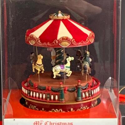 Lot 374 Mr. Christmas Animated Musical Decorations