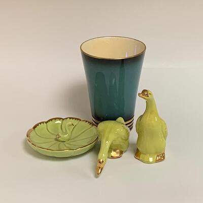 Lot 377 Vintage Carlton Ware  Vase & Vintage Gold Trimmed Birds & trinket Dish