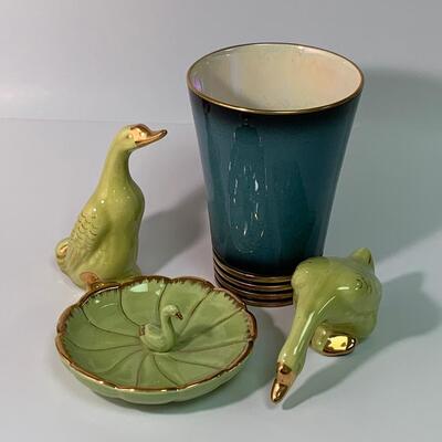 Lot 377 Vintage Carlton Ware  Vase & Vintage Gold Trimmed Birds & trinket Dish