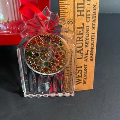 Lot 454: Vintage Gorham Crystal "Stained Glass Cathedral Window" Ornaments