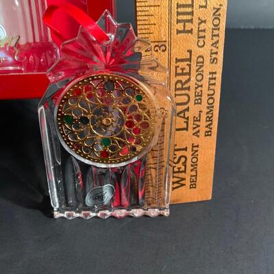 Lot 454: Vintage Gorham Crystal "Stained Glass Cathedral Window" Ornaments