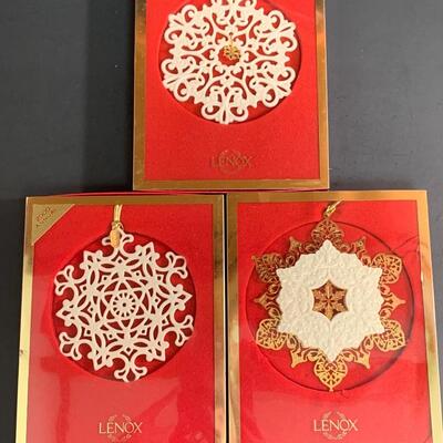 Lot 460: New HTF Lenox Snow Fantasies Lace Snowflake Ornaments, 1999/2000 and More