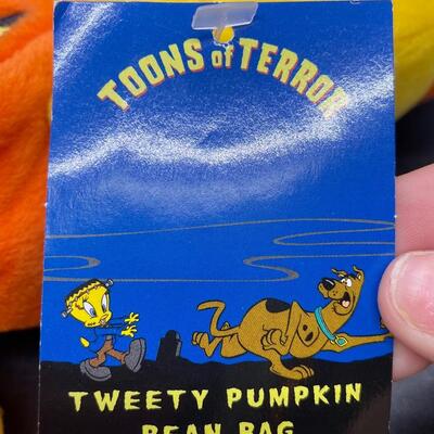 Warner Brothers Tweety Bird in a Pumpkin Costume Plush Toons of Terror