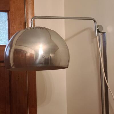 Lot 510: Vintage MCM Chrome Wall Mount / Swing Lamp