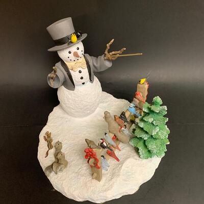 Lot 365: Lenox  Symphony In Snow Sculpture