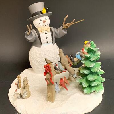 Lot 365: Lenox  Symphony In Snow Sculpture