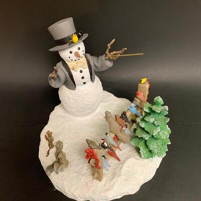 Lot 365: Lenox  Symphony In Snow Sculpture