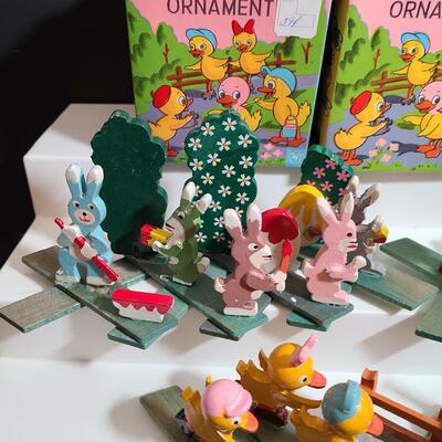 Lot 188: Three Vintage Japan Expanding Diorama Spring/Easter Sets