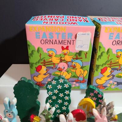 Lot 188: Three Vintage Japan Expanding Diorama Spring/Easter Sets