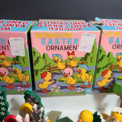 Lot 188: Three Vintage Japan Expanding Diorama Spring/Easter Sets