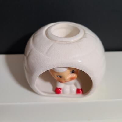 Lot 187: Rare Vintage Howard Holt, Japan,  Igloo "Peeker" Candle Holder