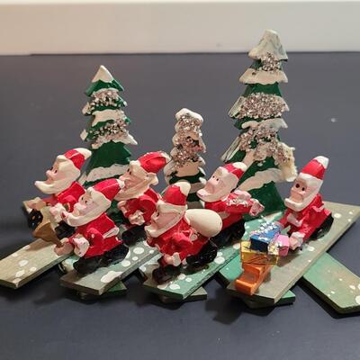 Lot 183: Rare Vintage Japan Expanding Diorama's: Monks, Santa's, Snowmen, Carolers, Reindeer