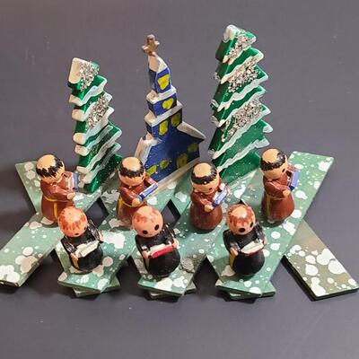 Lot 183: Rare Vintage Japan Expanding Diorama's: Monks, Santa's, Snowmen, Carolers, Reindeer