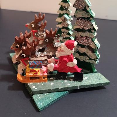 Lot 183: Rare Vintage Japan Expanding Diorama's: Monks, Santa's, Snowmen, Carolers, Reindeer