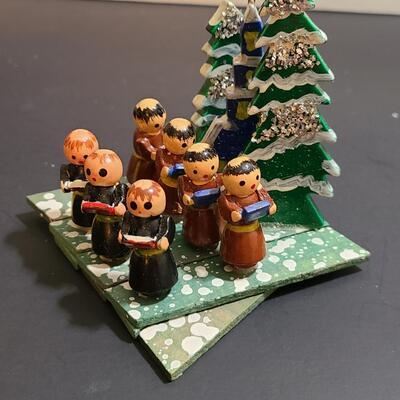 Lot 183: Rare Vintage Japan Expanding Diorama's: Monks, Santa's, Snowmen, Carolers, Reindeer