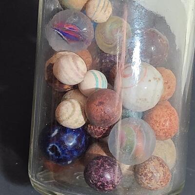 Lot 489: Vintage/Antique Marbles