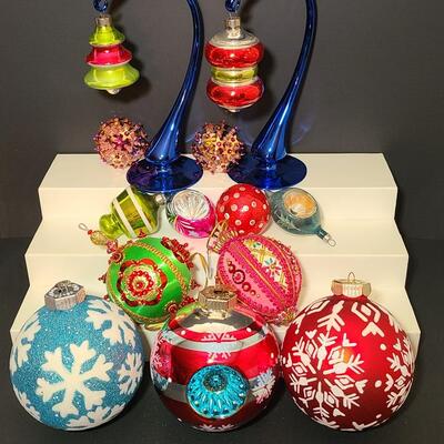 Lot 486: Vintage Ornaments & Christopher Radko