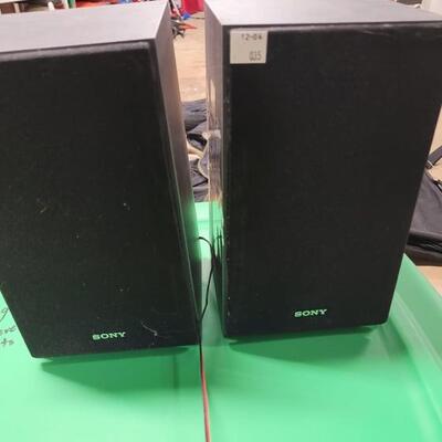 2 Sony speakers