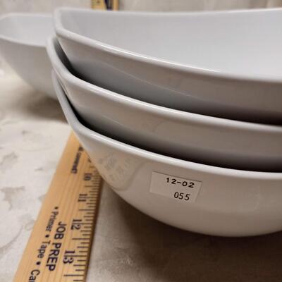 4 white bowls