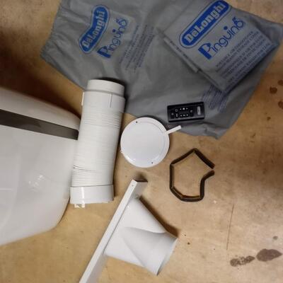 DeLonghi Pinguino Portable Air conditioner with attachments