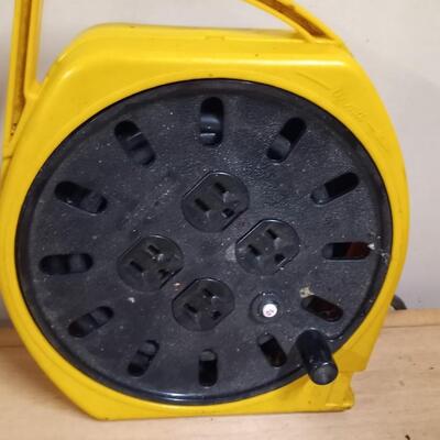 Extension cord reel